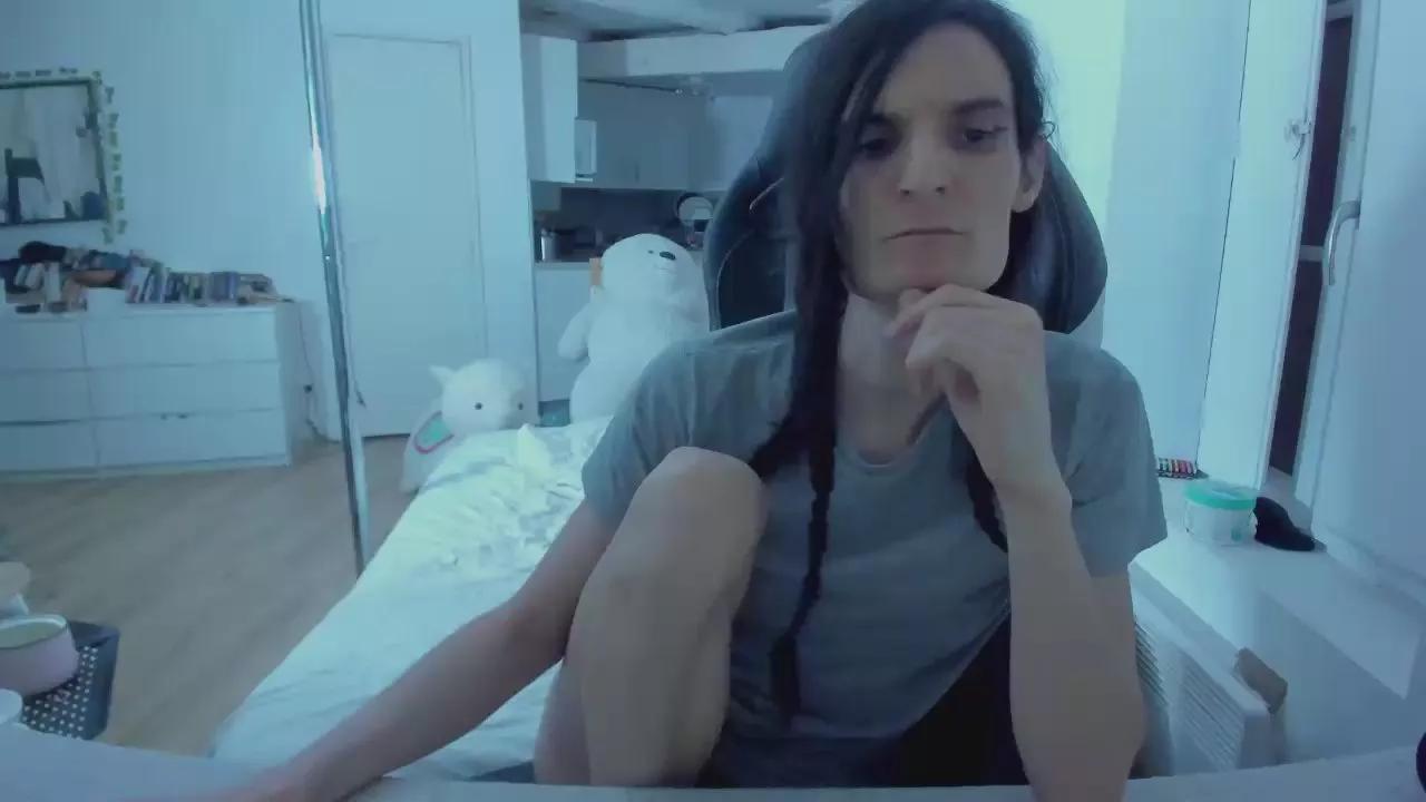 CeriseLapine on Cam4 