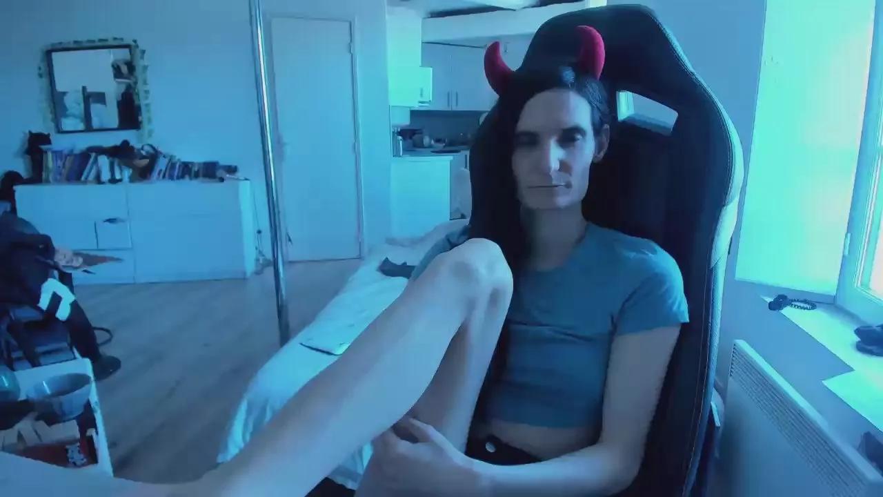 CeriseLapine on Cam4 