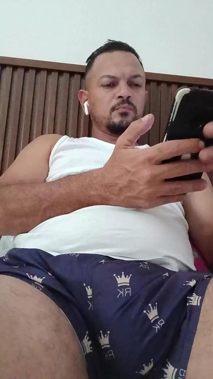 Chavesjunior on Cam4 
