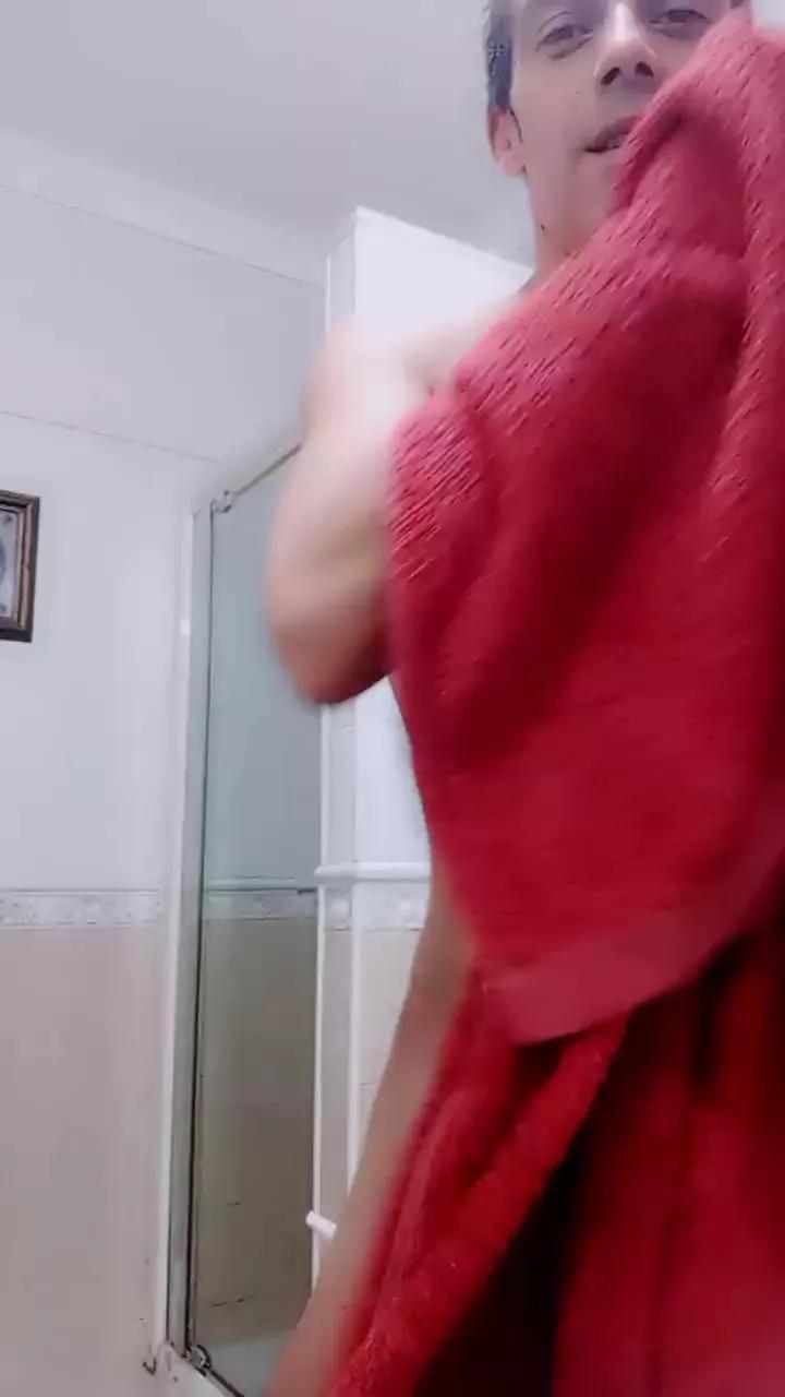 Chicoatrevido1 on Cam4 