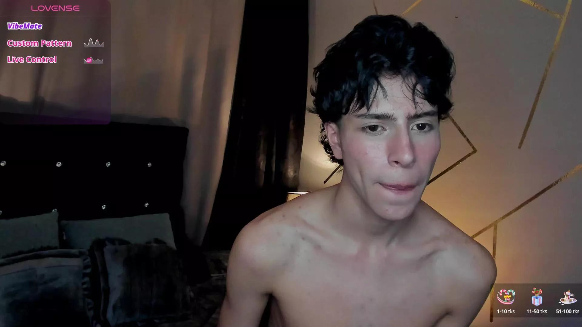 christopher_771 on Cam4 