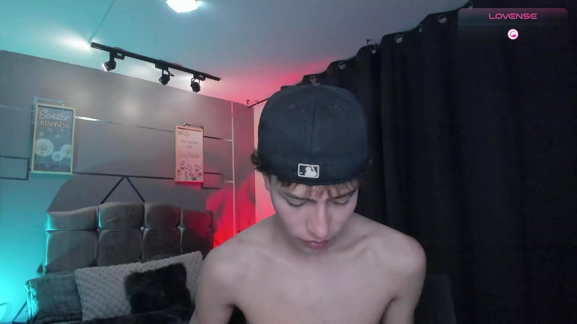 christopher_771 on Cam4 