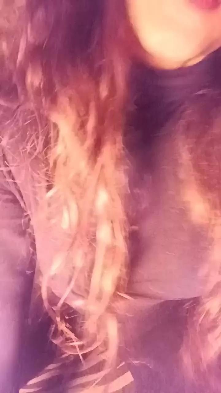 ChryHelena69 on Cam4 