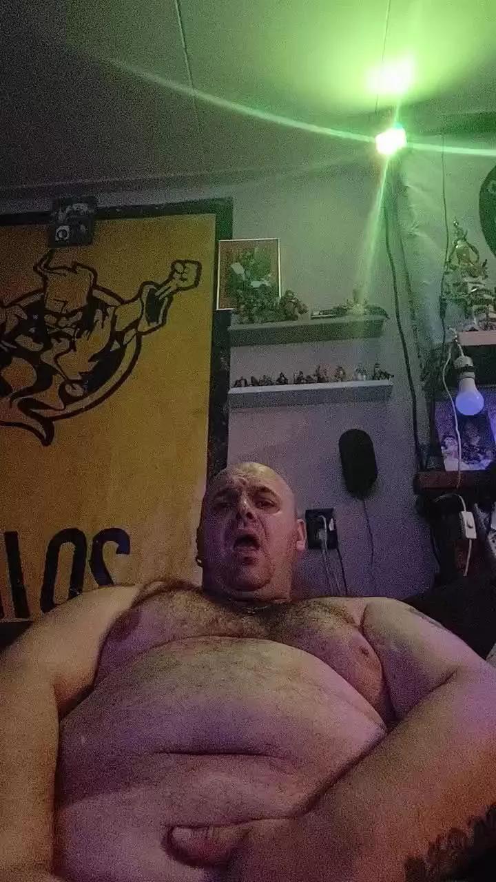 chubbyissy38 on Cam4 