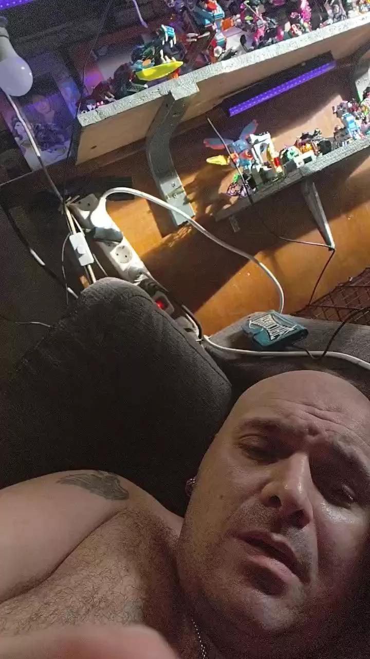 chubbyissy38 on Cam4 