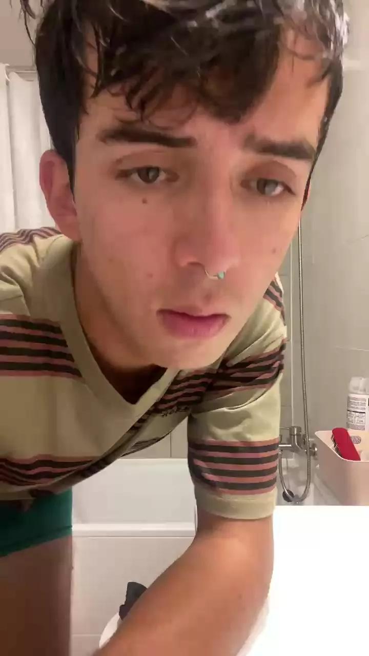 colatwink on Cam4 