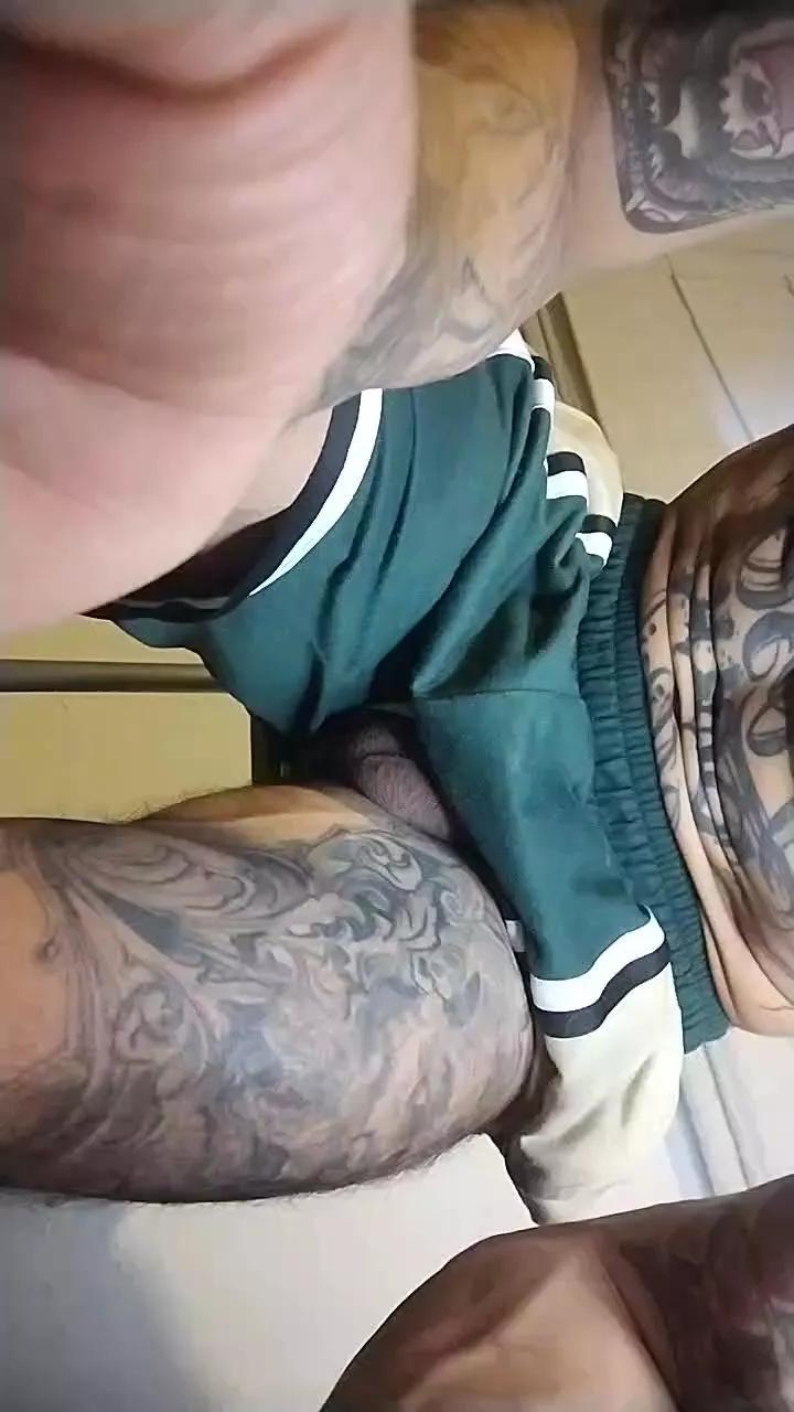 cruzito82 on Cam4 