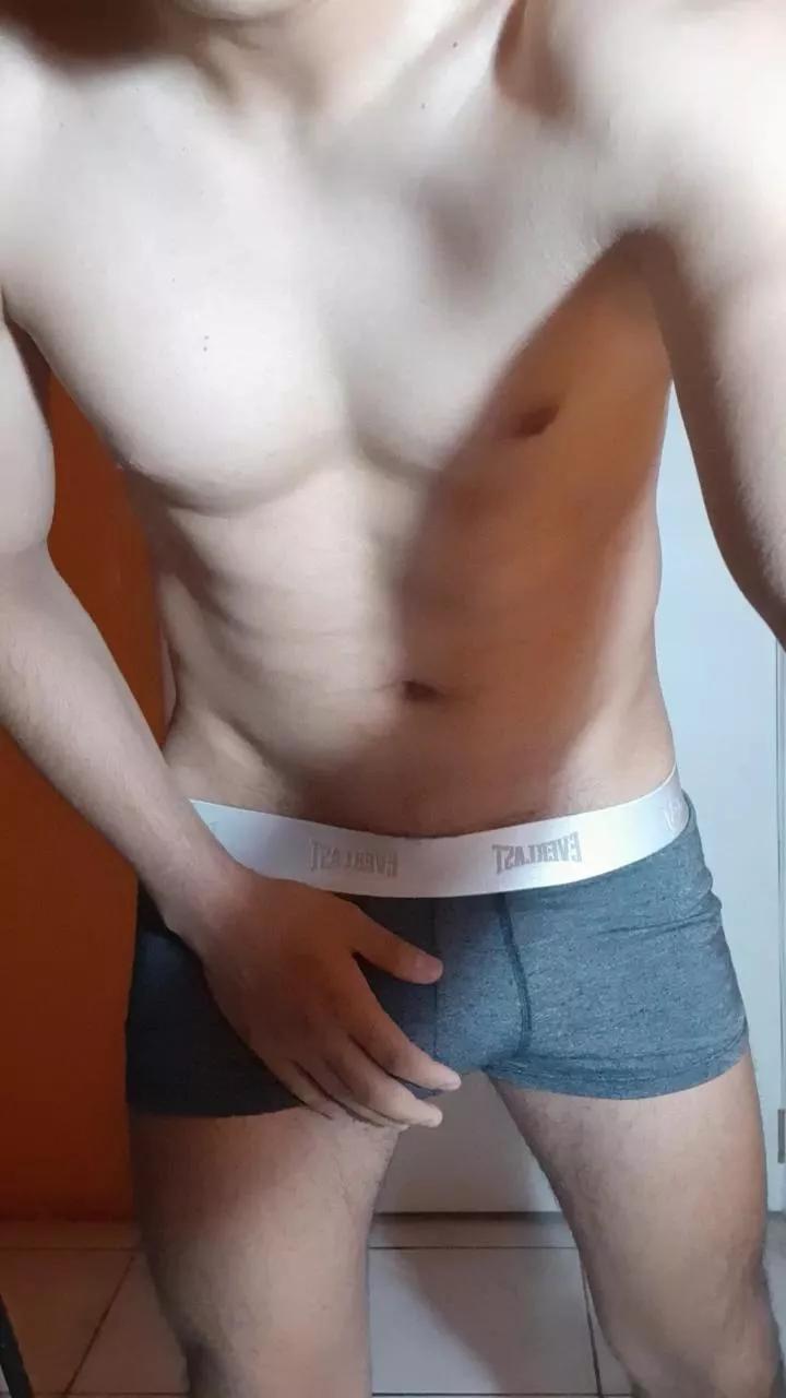 Curlyguyxxx on Cam4 