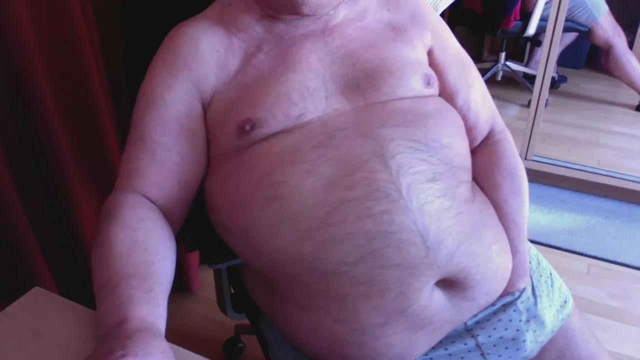 Dadybear on Cam4 