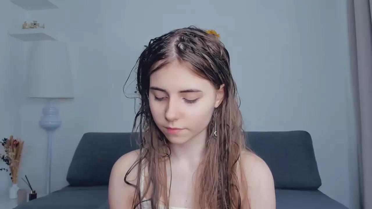 DaisyHey on Cam4 