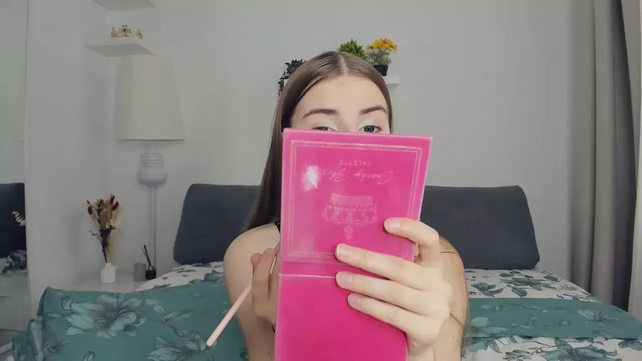 DaisyHey on Cam4 