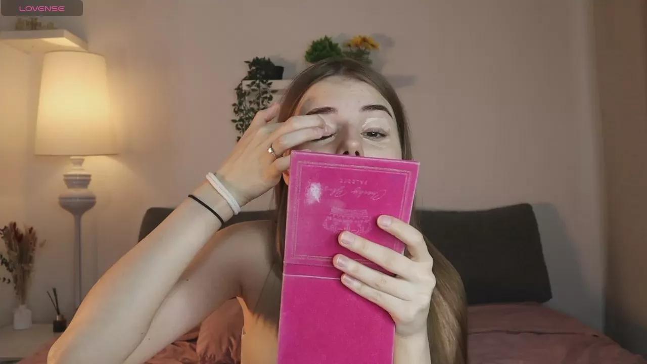 DaisyHey on Cam4 