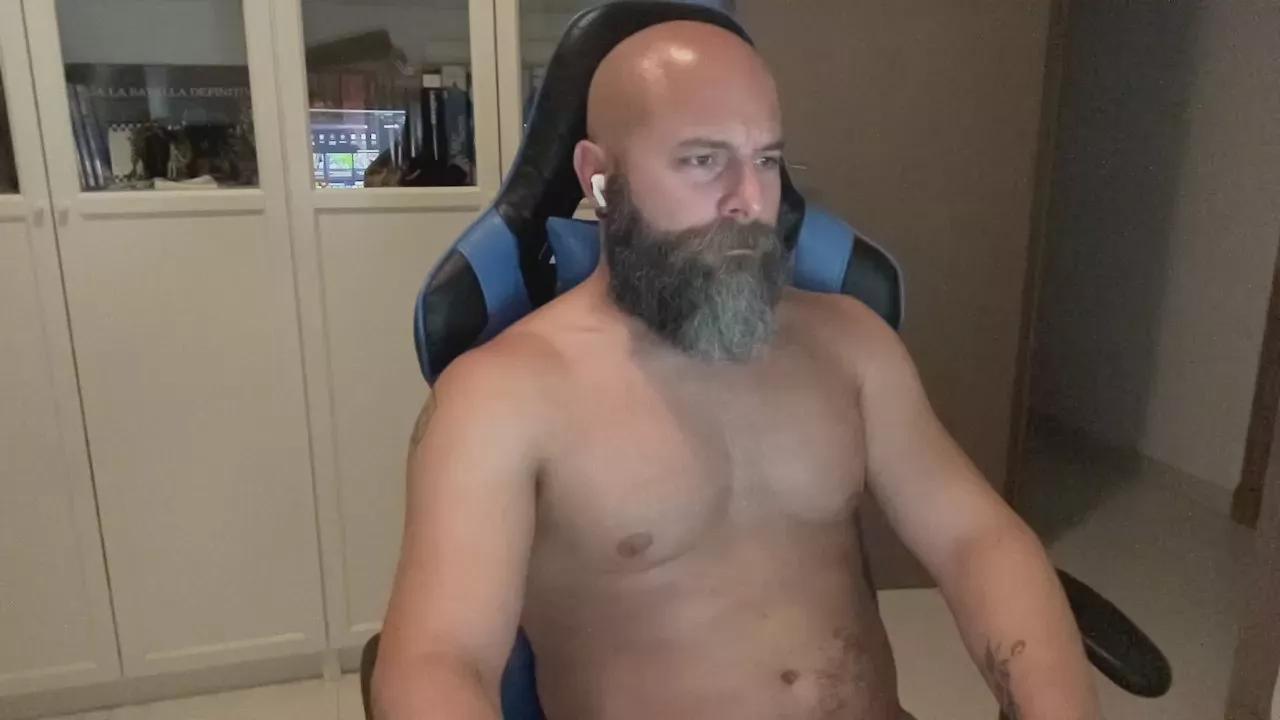 Daniaj87 on Cam4 