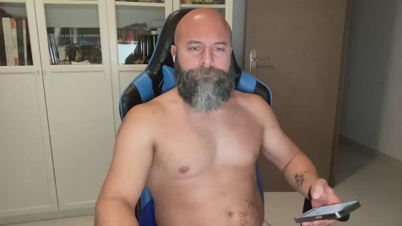 Daniaj87 on Cam4 