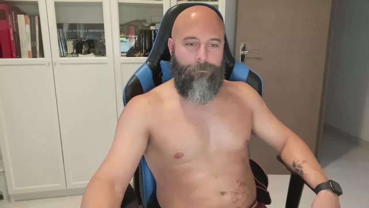 Daniaj87 on Cam4 