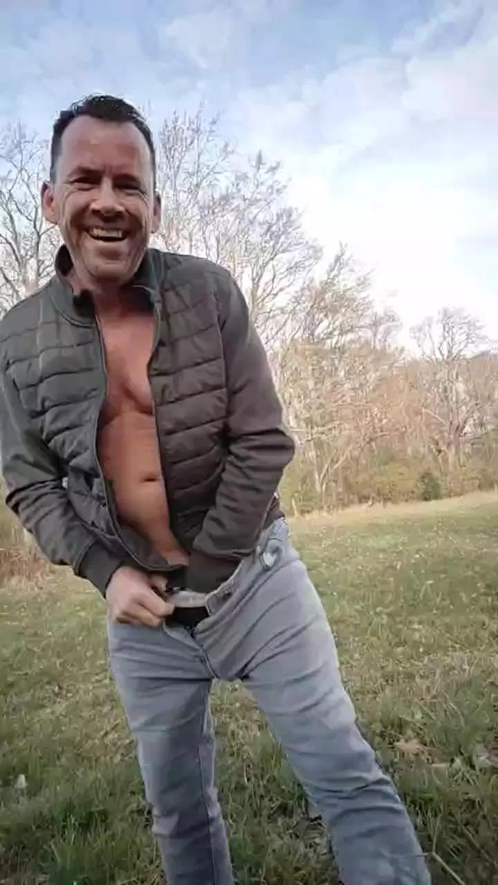 dave_naked on Cam4 
