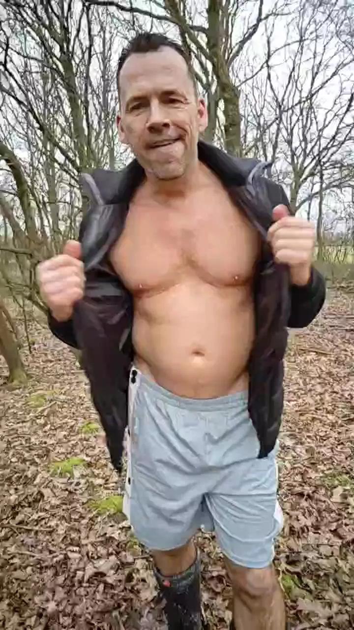 dave_naked on Cam4 