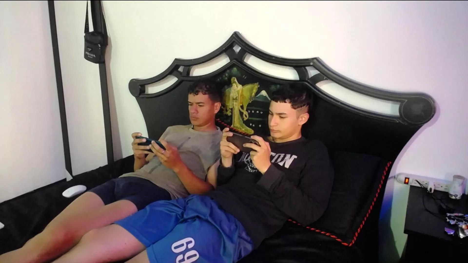 Deiby69 on Cam4 