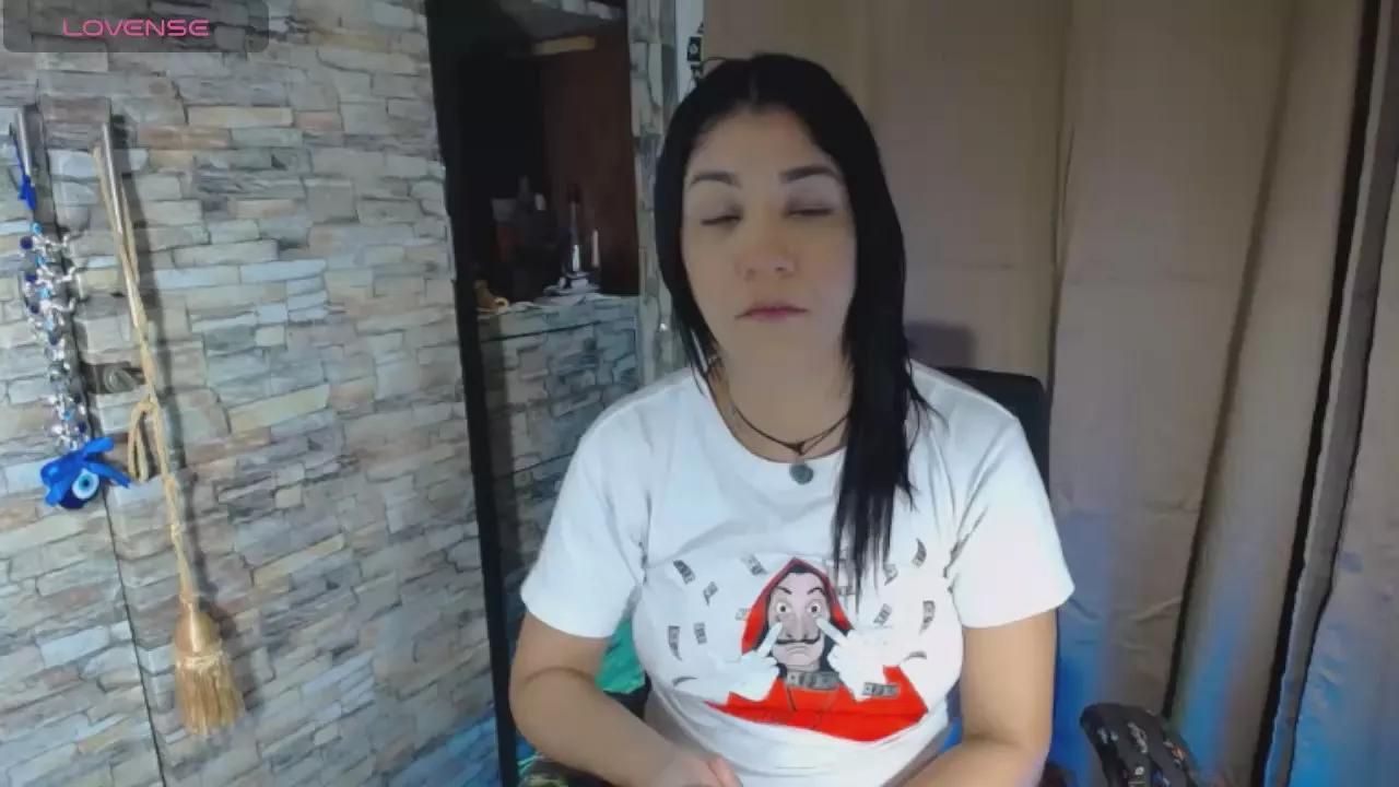 DeliaxHot on Cam4 