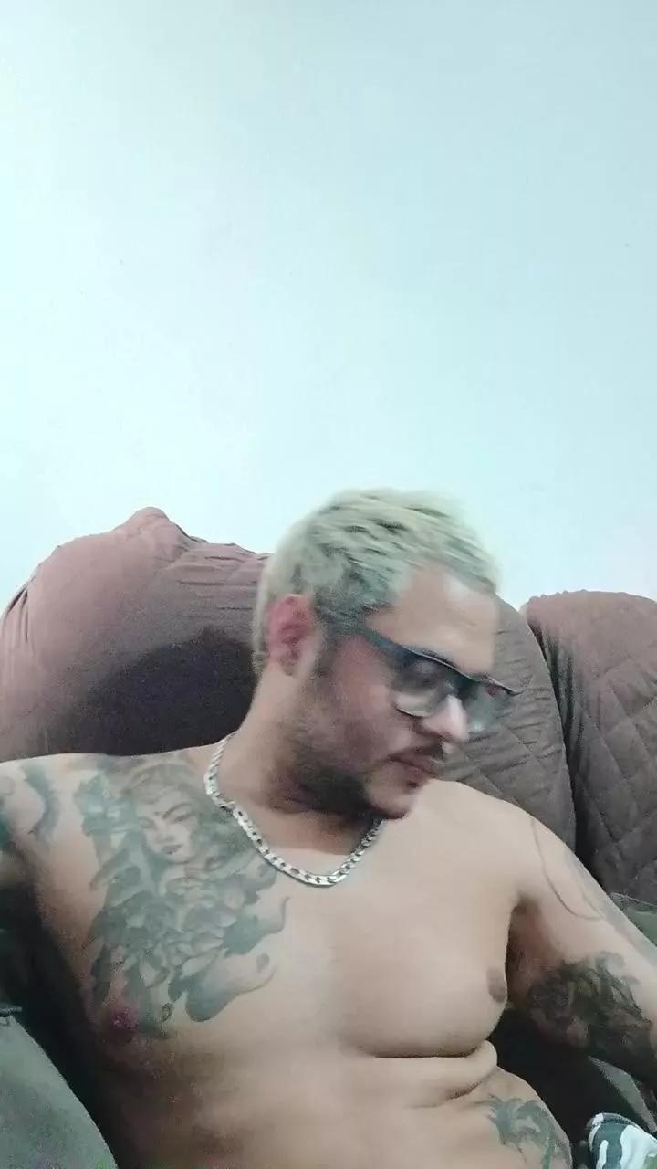 deusgrego1 on Cam4 