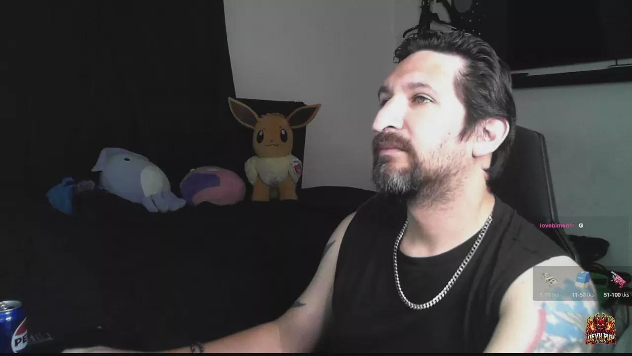 devilPup75 on Cam4 