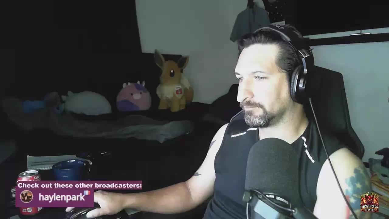 devilPup75 on Cam4 