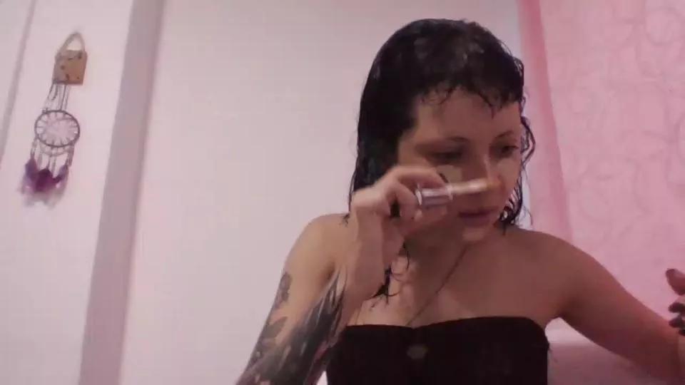 Doll_dollys_ on Cam4 