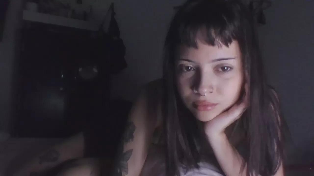 Doll_dollys_ on Cam4 