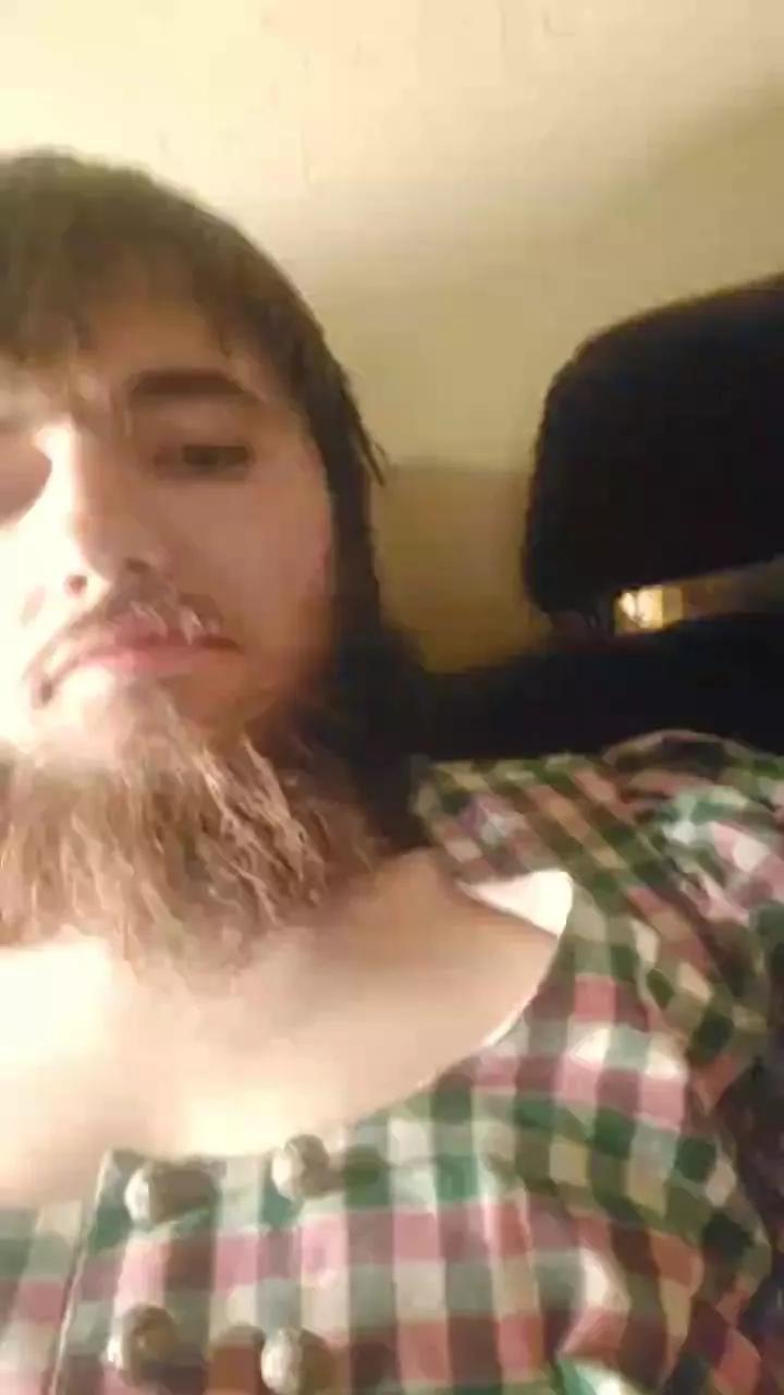 edou17600 on Cam4 
