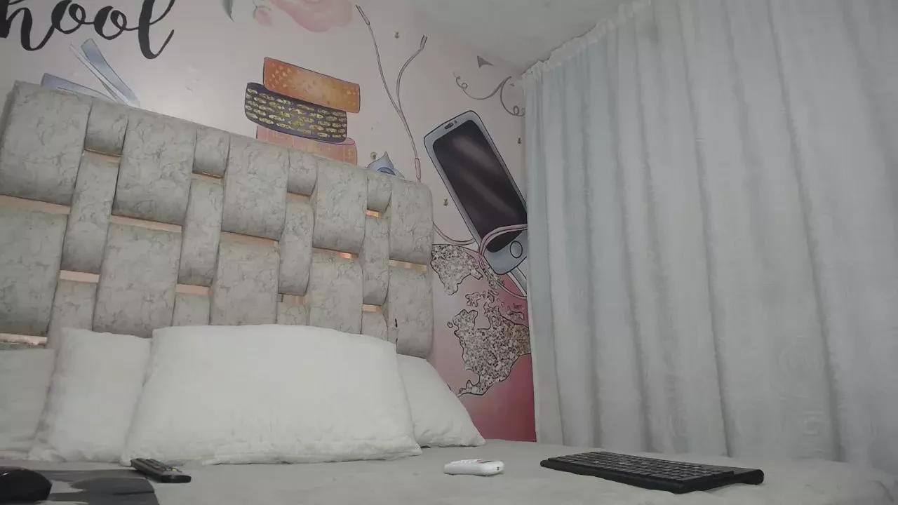 EVA_SWEETT on Cam4 
