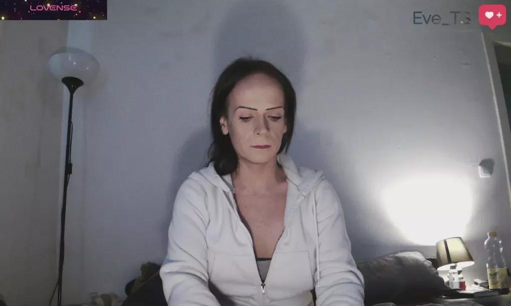 Eve_Ts on Cam4 