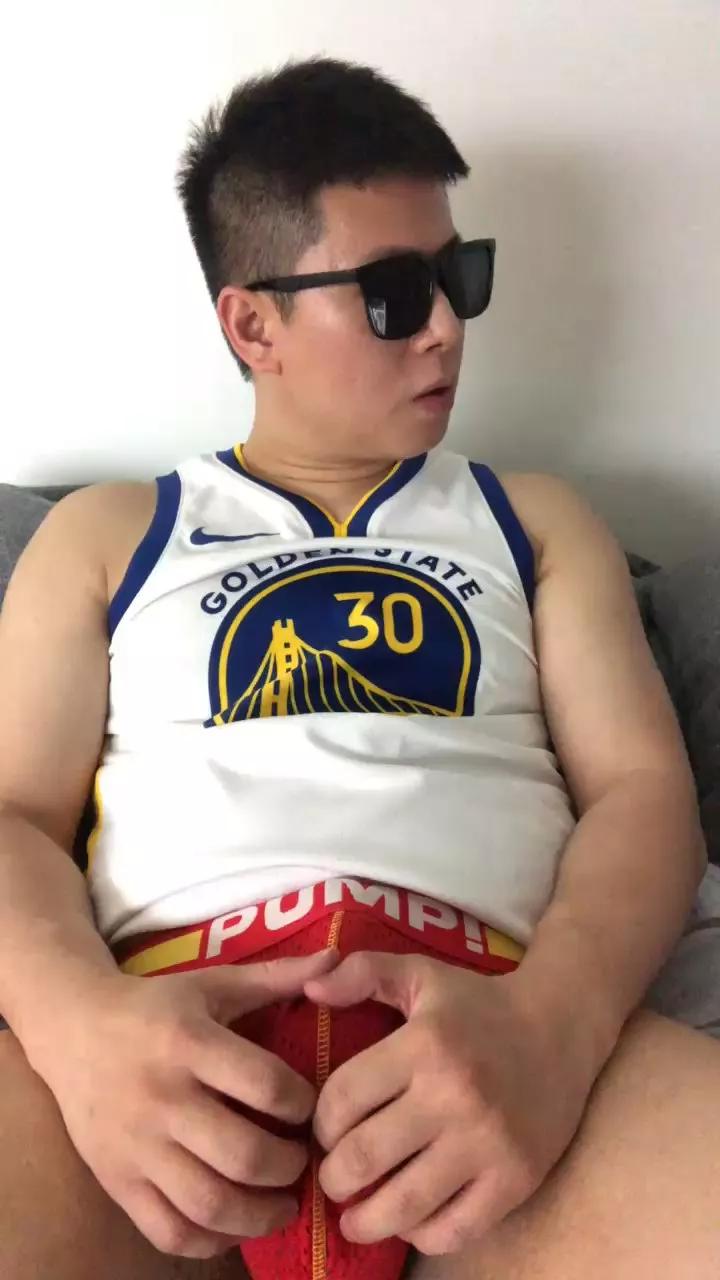 exposedslave65 on Cam4 