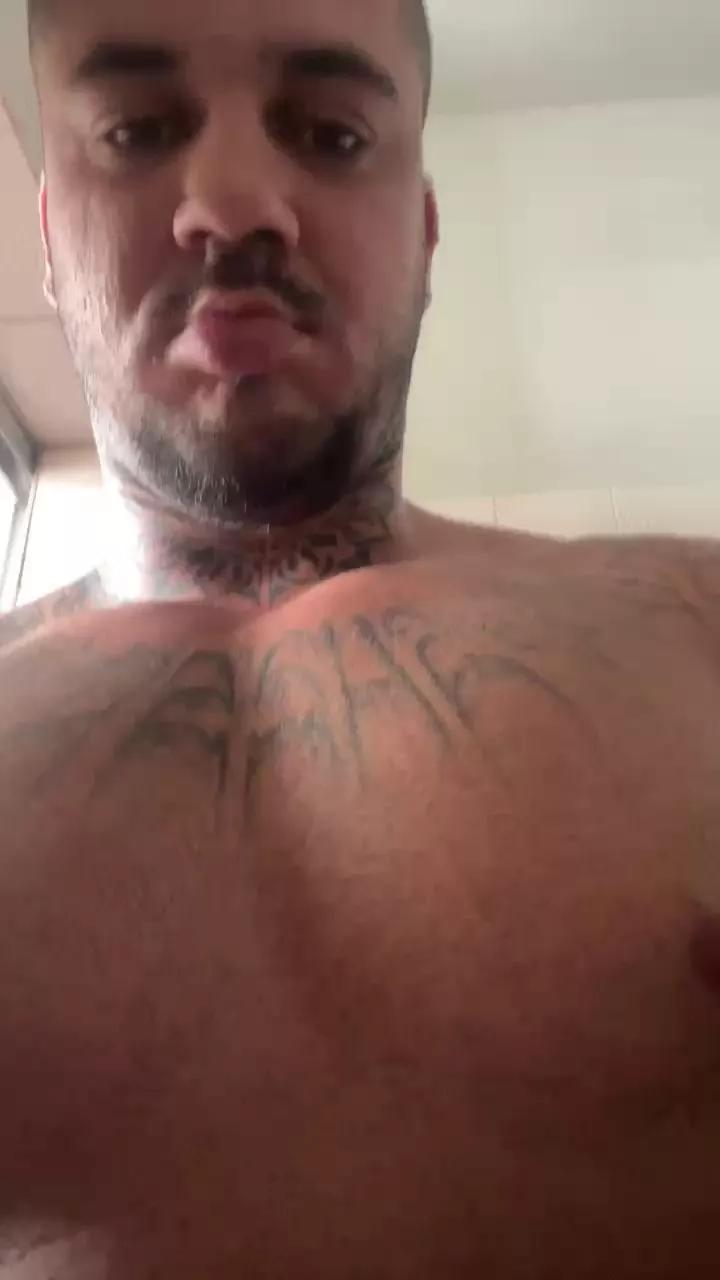 Fitmaromba on Cam4 