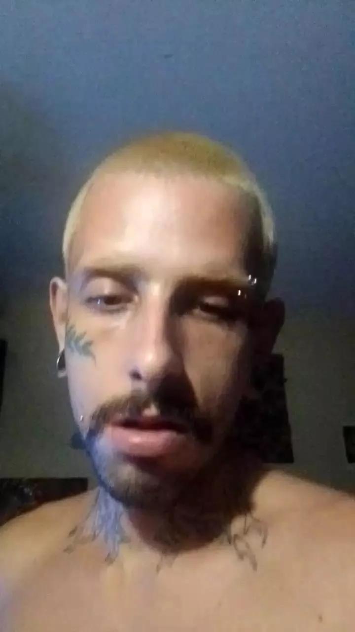 FKAEXU on Cam4 
