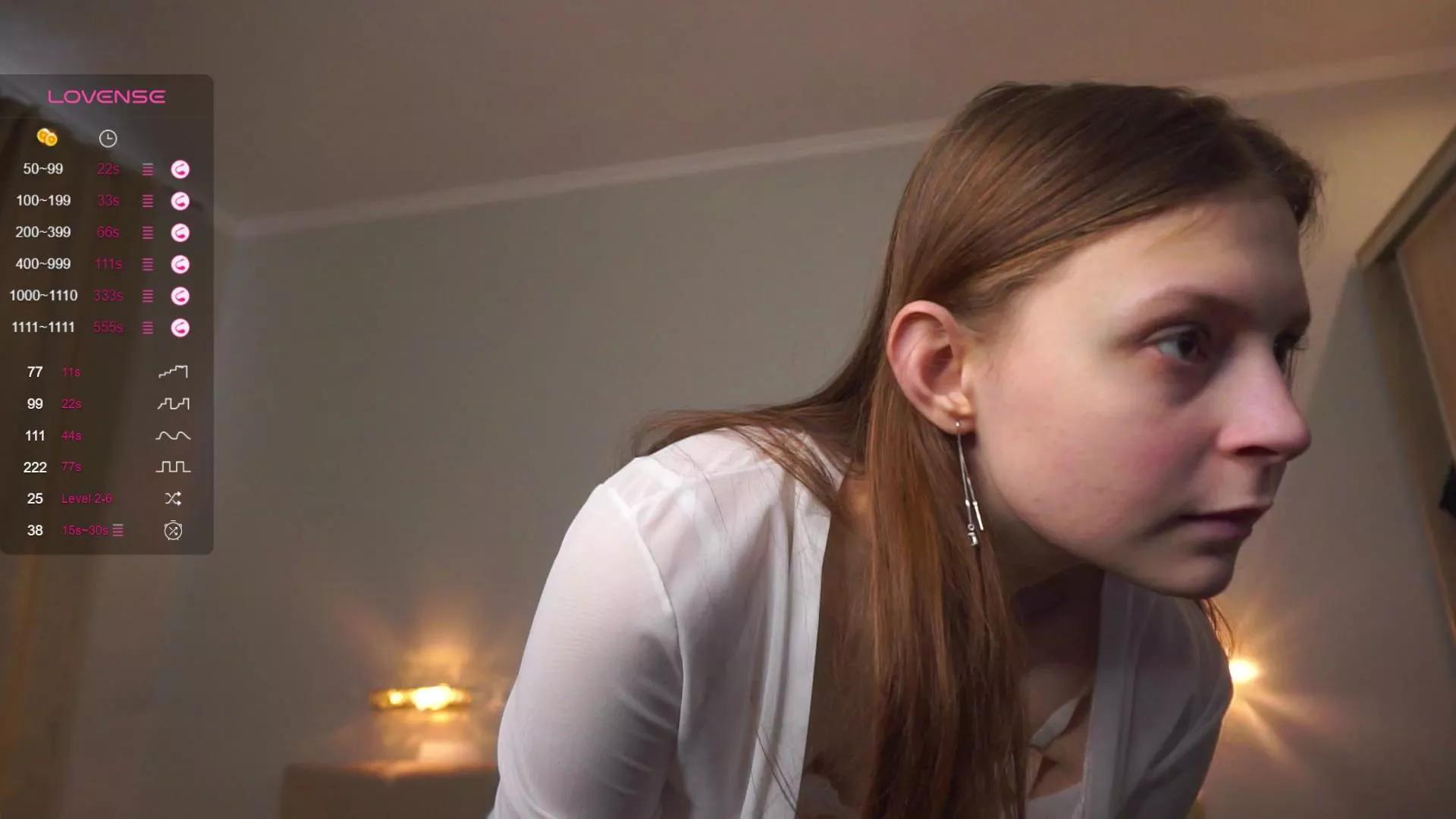 FloraBinner on Cam4 