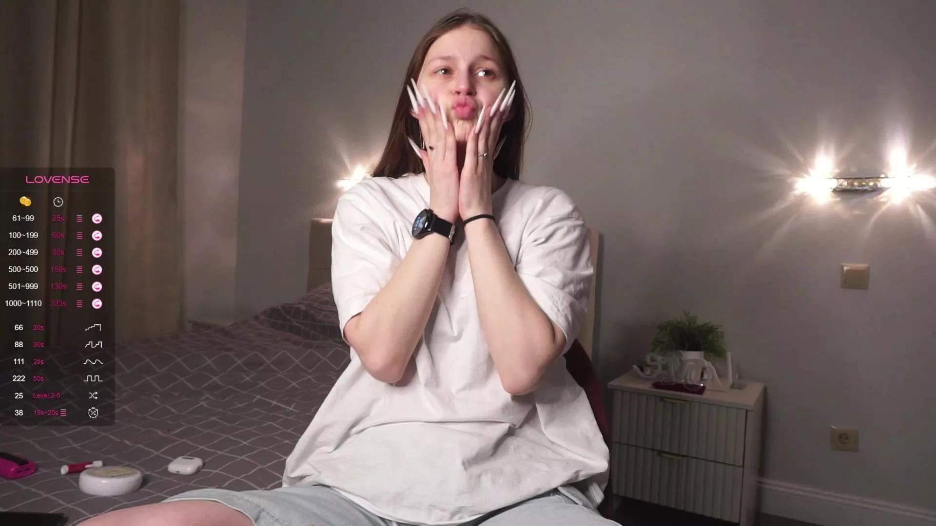 FloraBinner on Cam4 