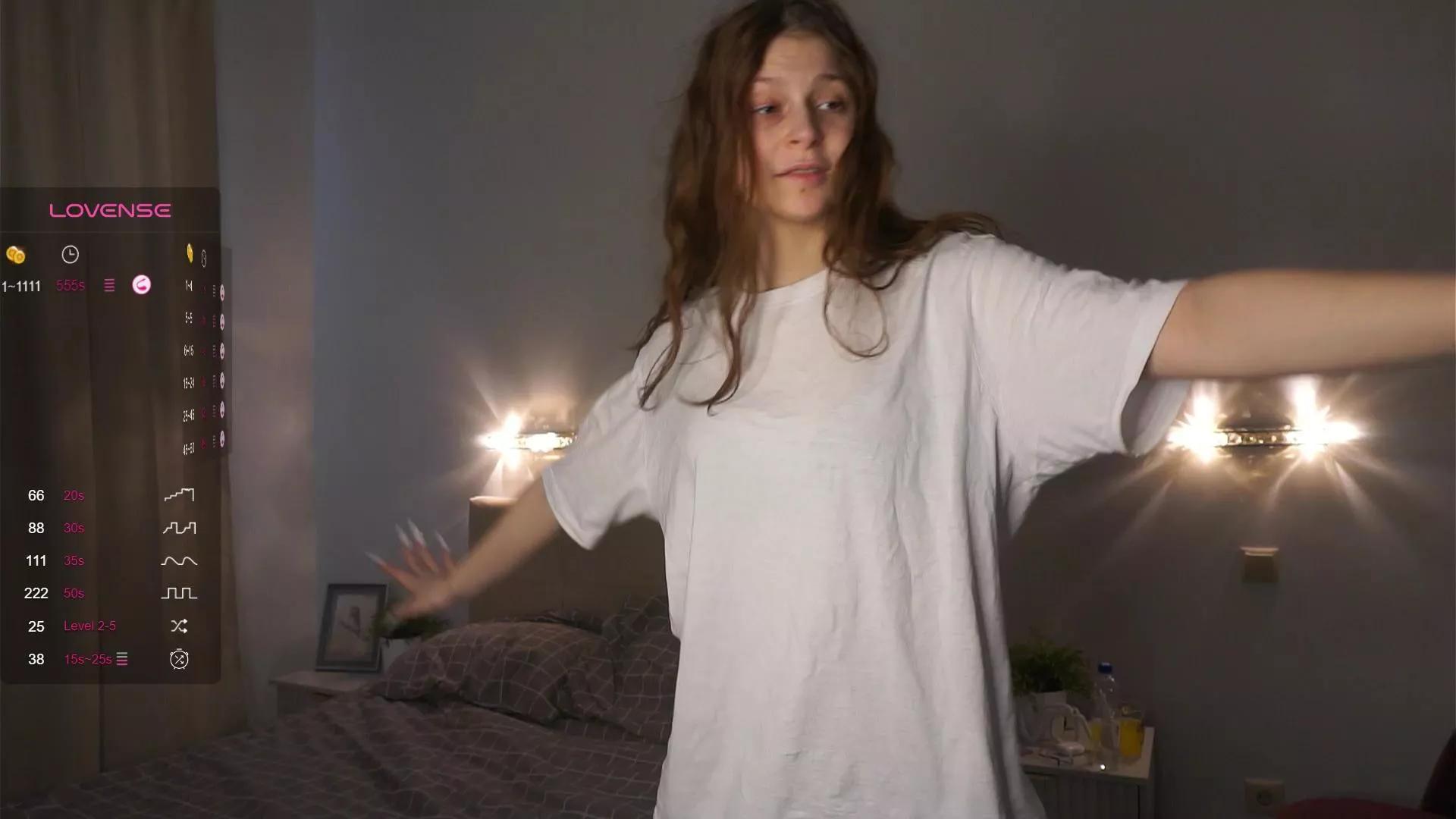 FloraBinner on Cam4 