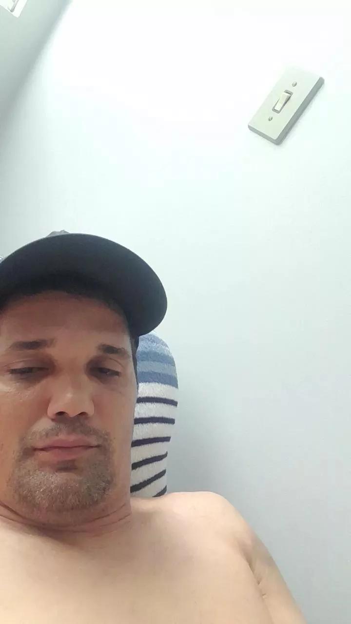 Francisconeto87 on Cam4 
