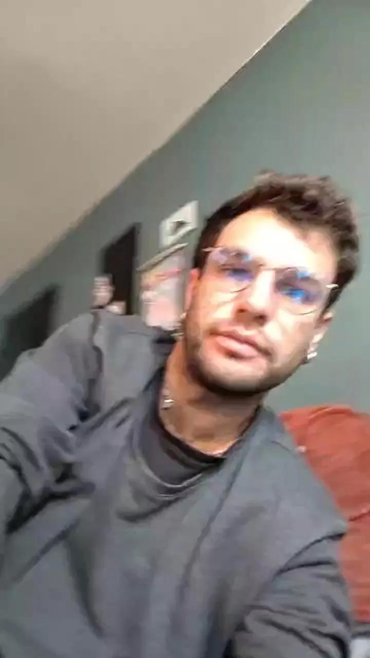 frenchyhothairy on Cam4 