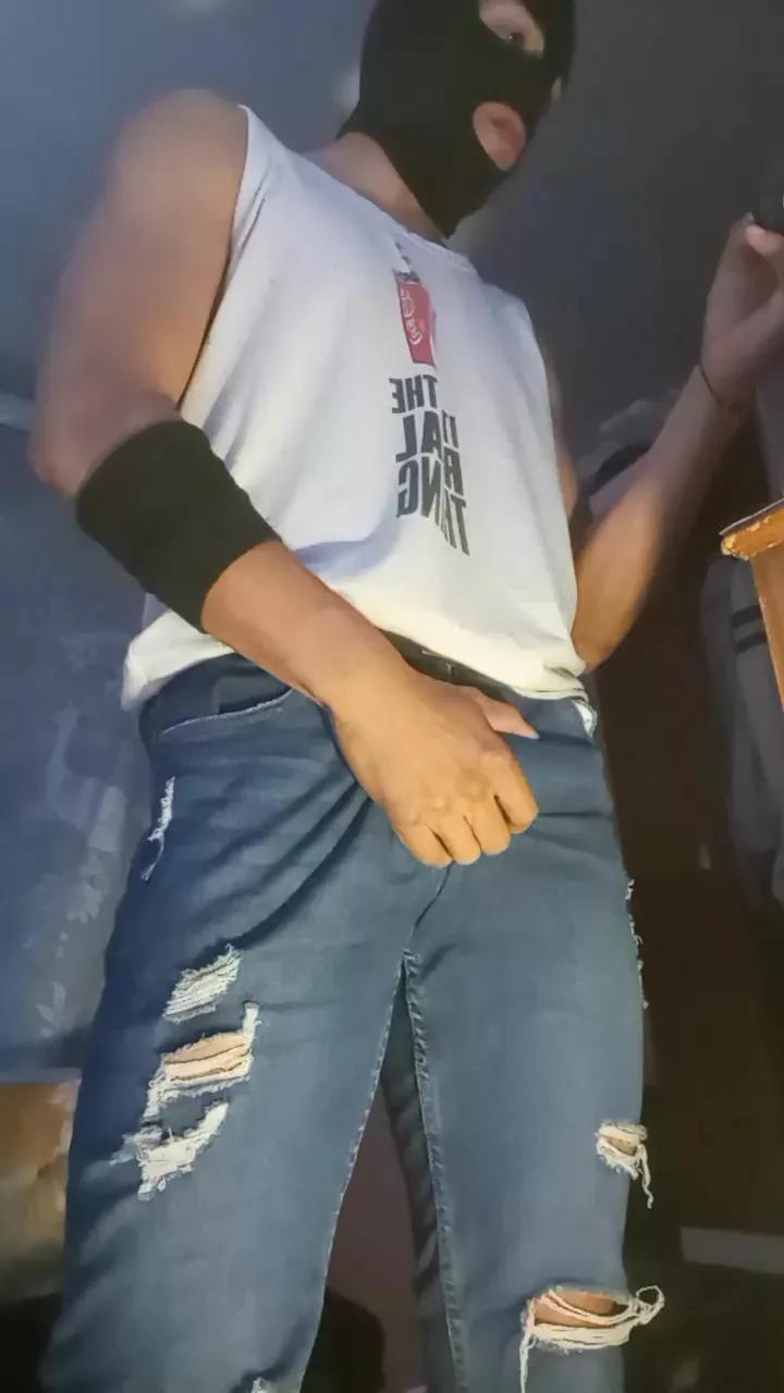 FrugeleXL on Cam4 