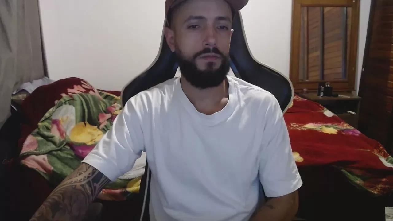 ghusantos30 on Cam4 