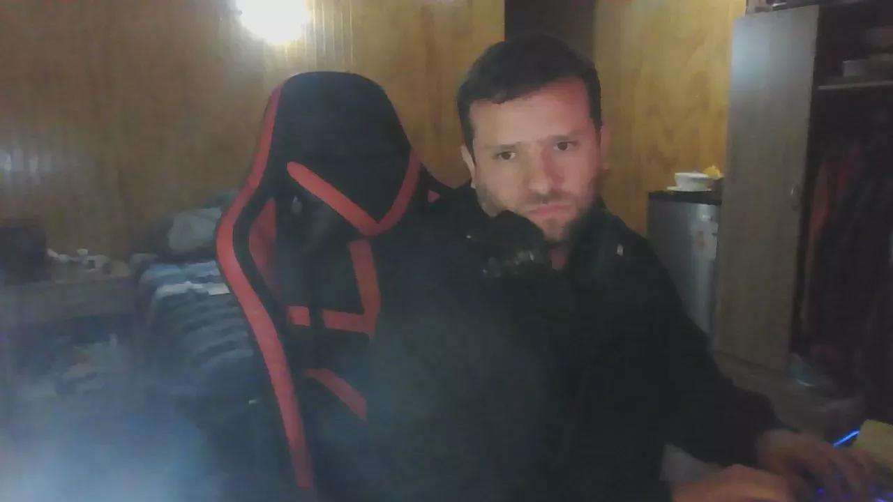 Giingz22 on Cam4 
