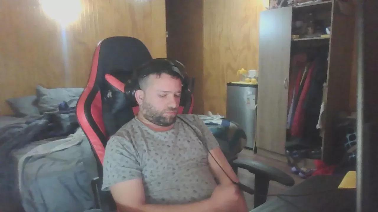 Giingz22 on Cam4 
