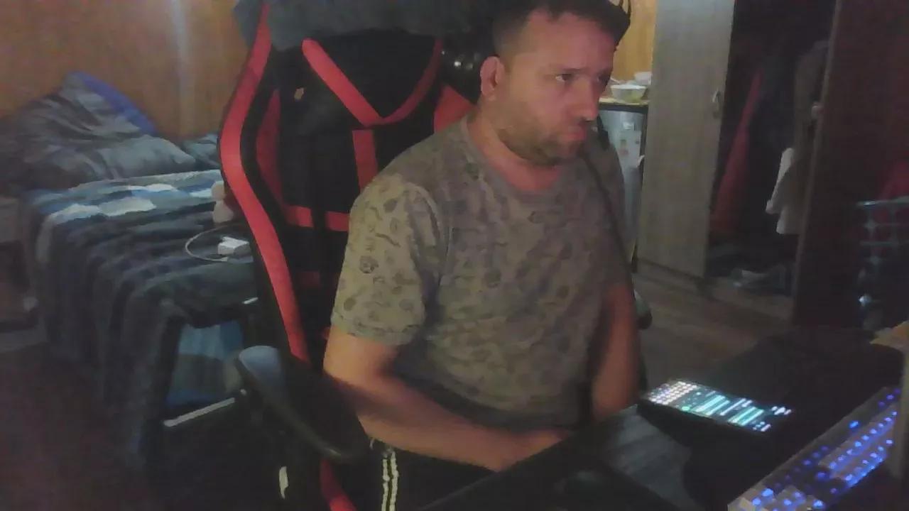Giingz22 on Cam4 