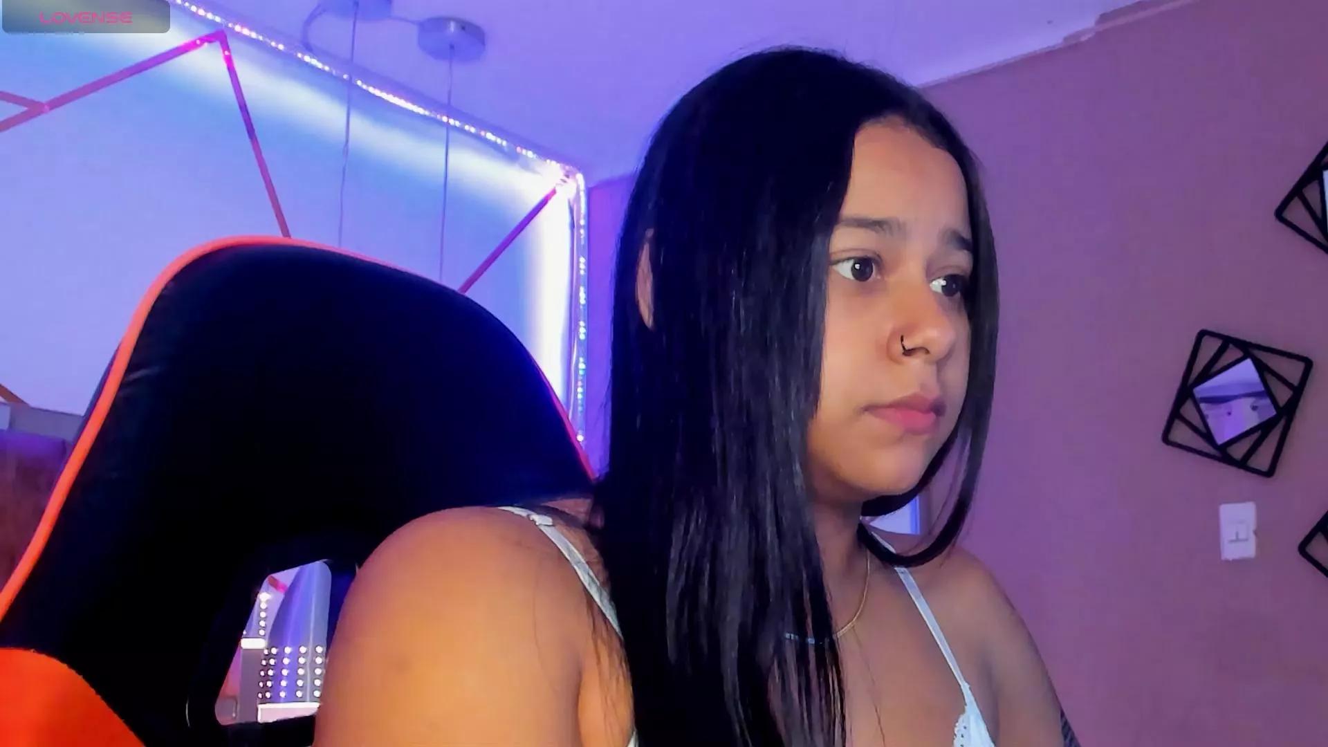 Gina_Kurt on Cam4 