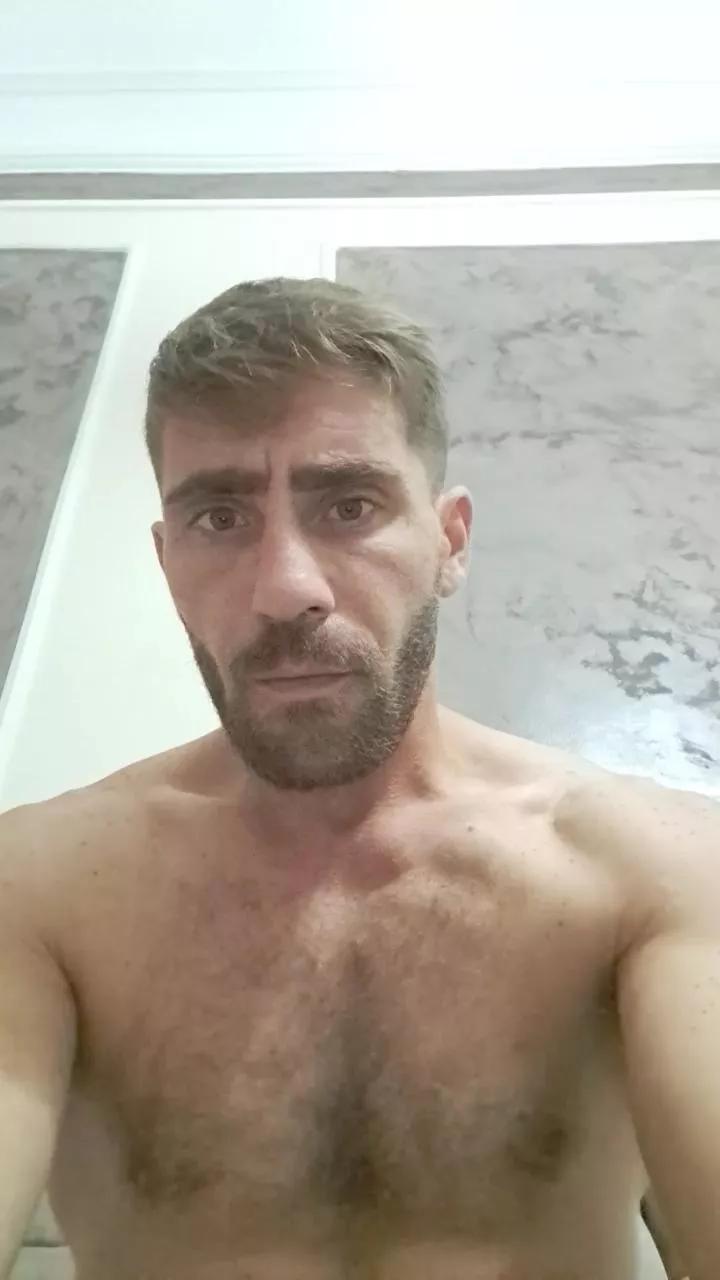Giochicchio46 on Cam4 