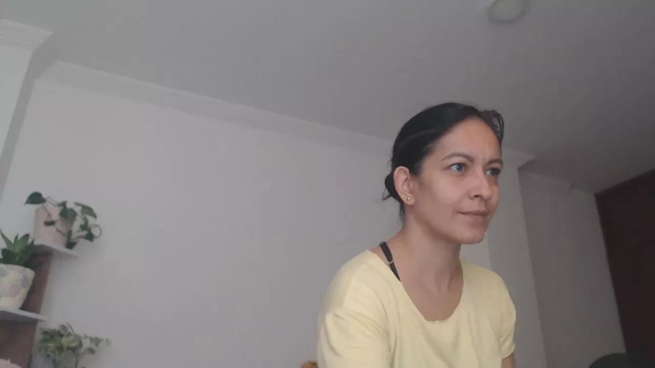 GOLDENBOOTY on Cam4 