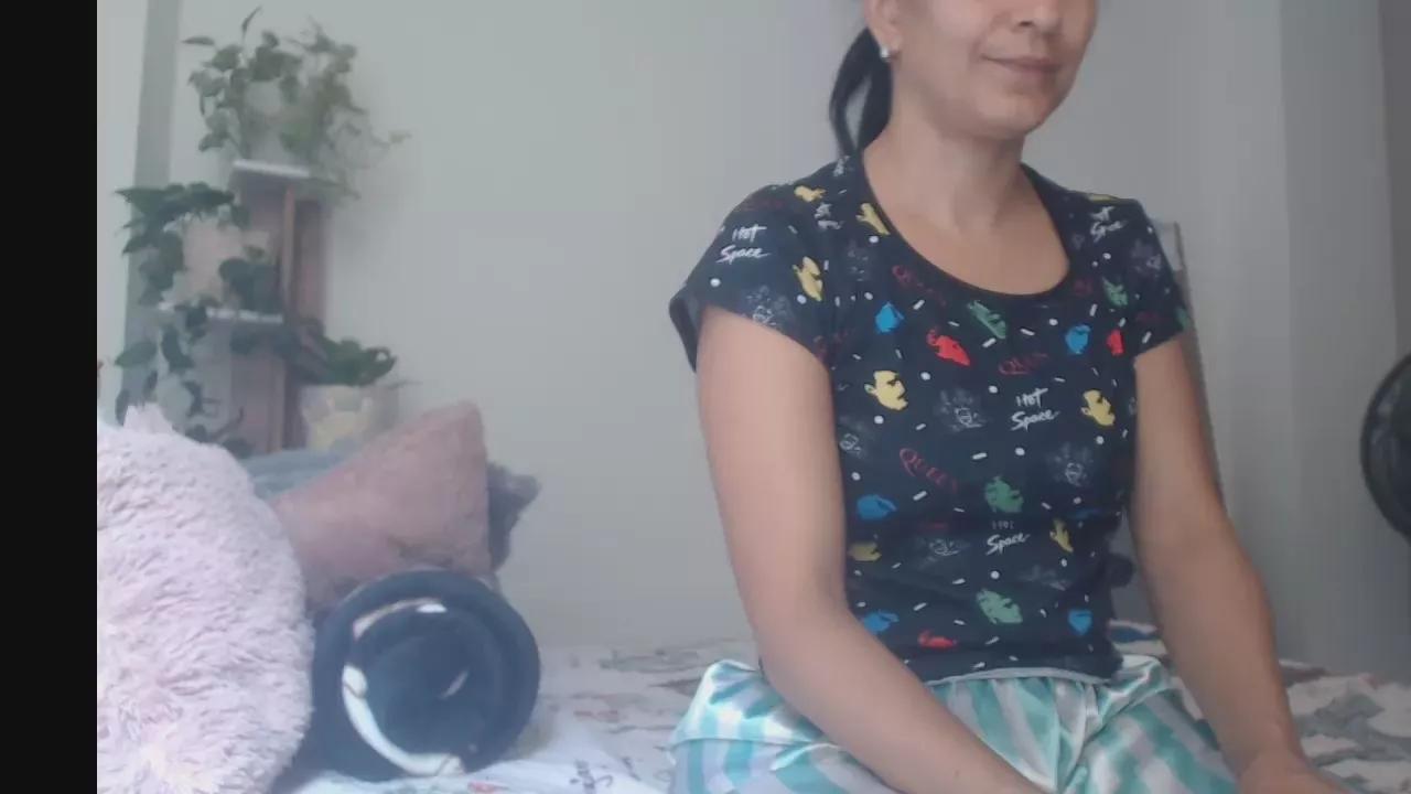 GOLDENBOOTY on Cam4 