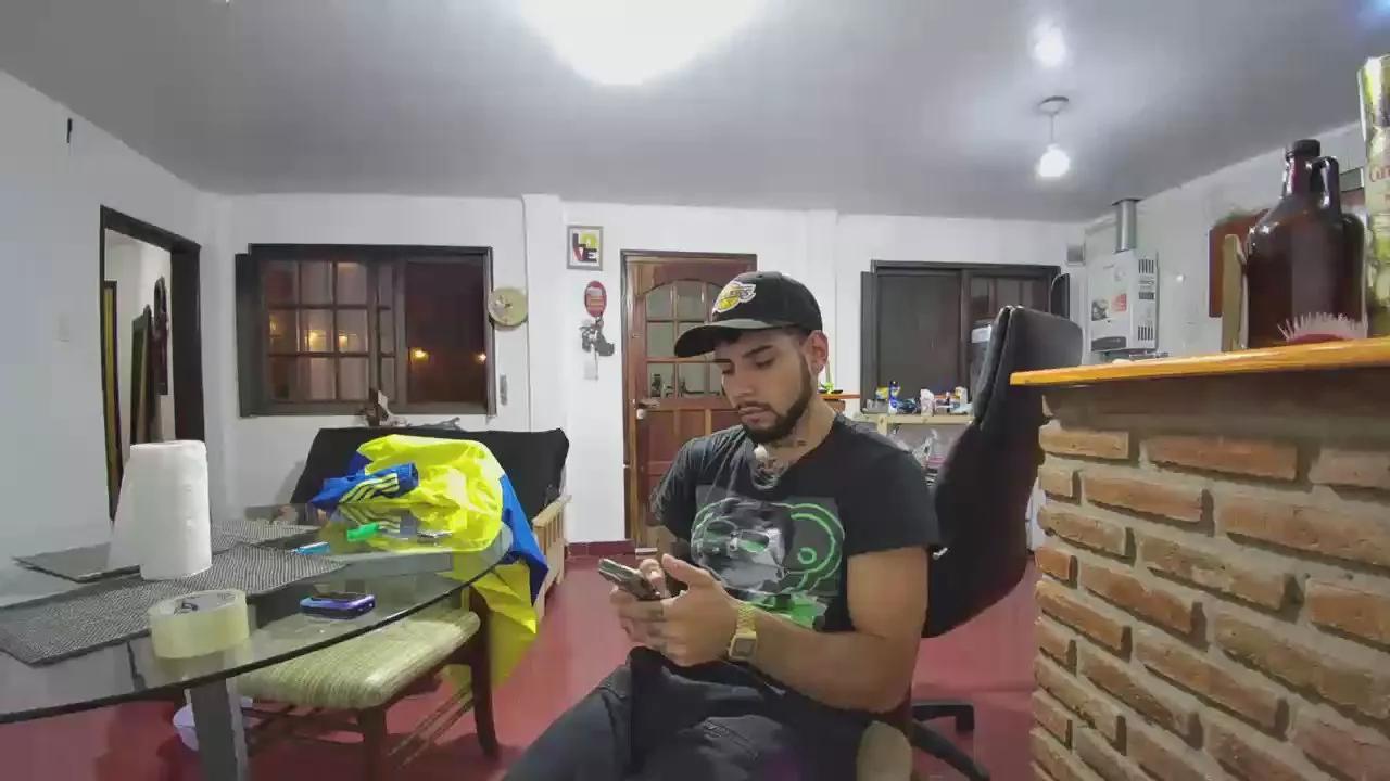 Gonzaycaro on Cam4 