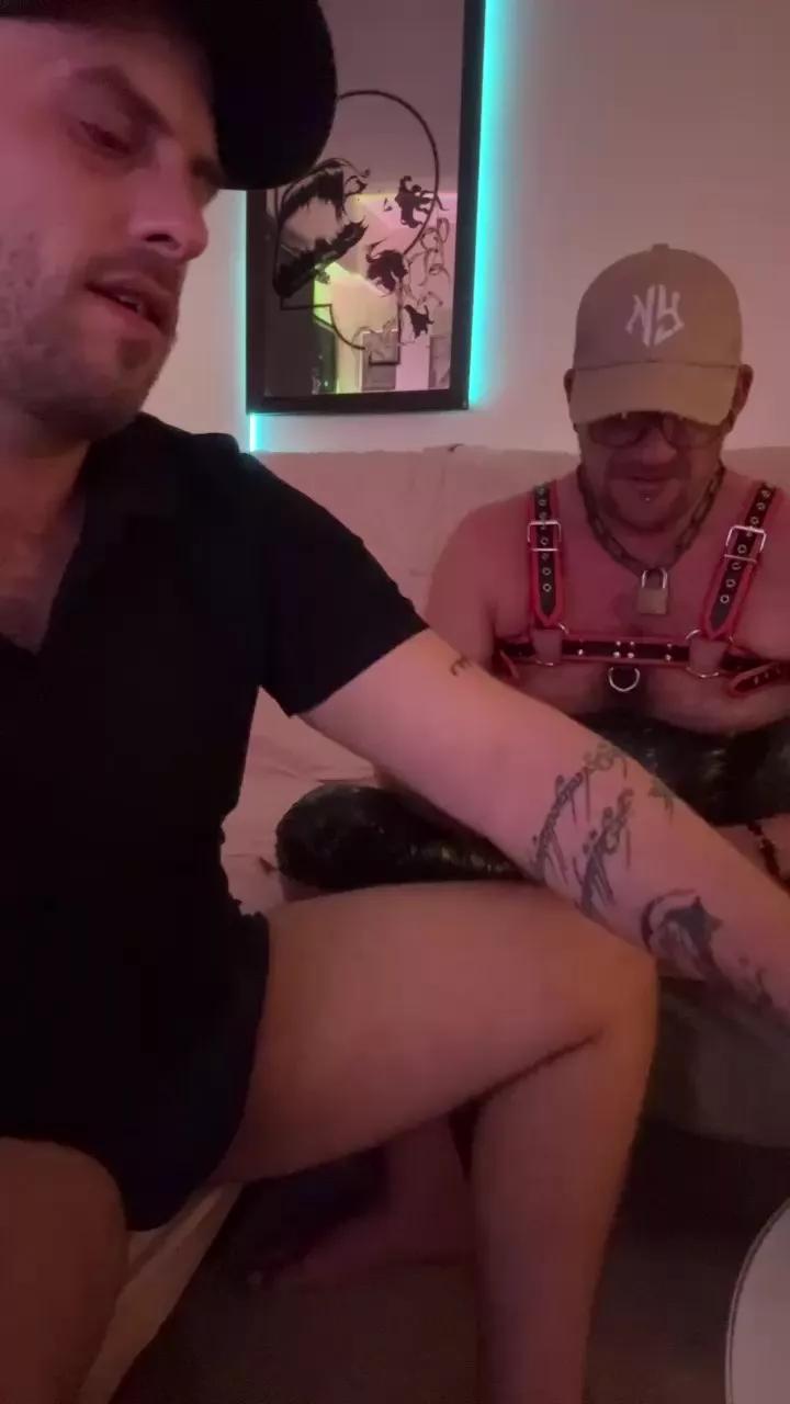HairyGuy06 on Cam4 